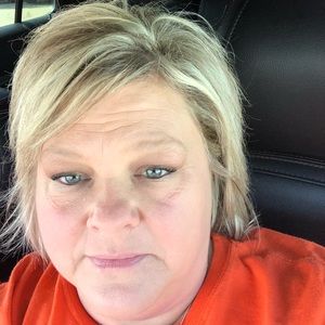 Meet your Posher, Leanne